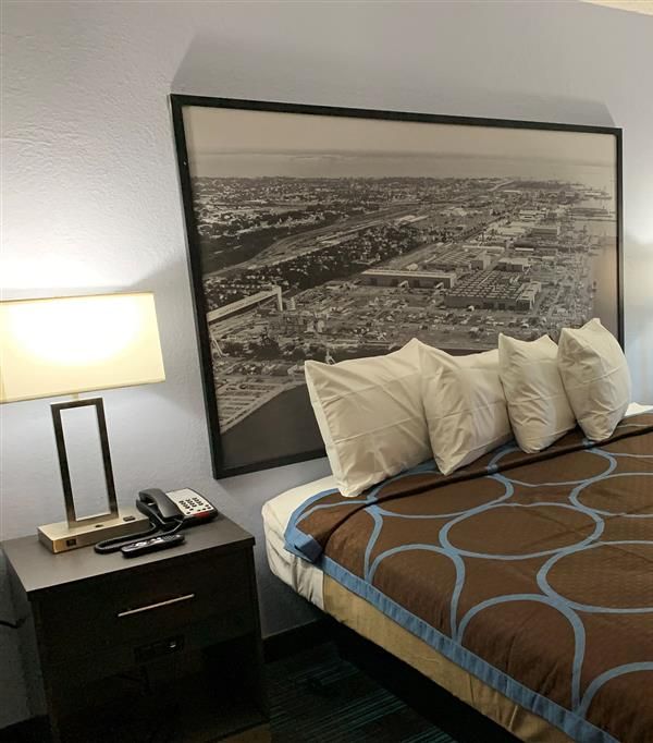 Super 8 By Wyndham Newport News - Hampton, VA