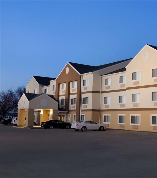 Baymont By Wyndham Salina - Salina, KS