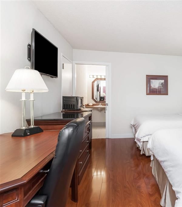 Days Inn & Suites By Wyndham Sunnyvale - 서니베일