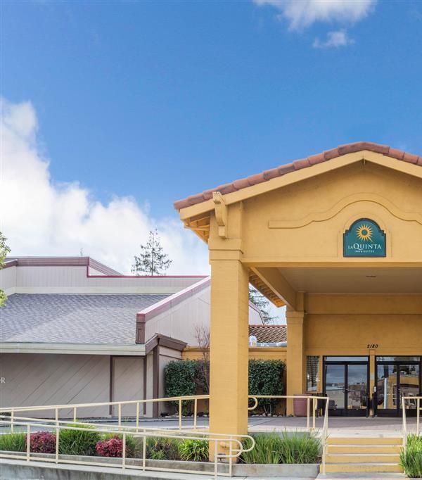 La Quinta Inn & Suites By Wyndham Redding - Redding, CA
