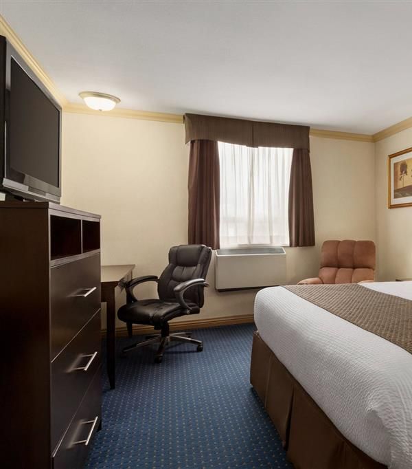 Days Inn & Suites By Wyndham Sault Ste. Marie On - Sault Ste. Marie