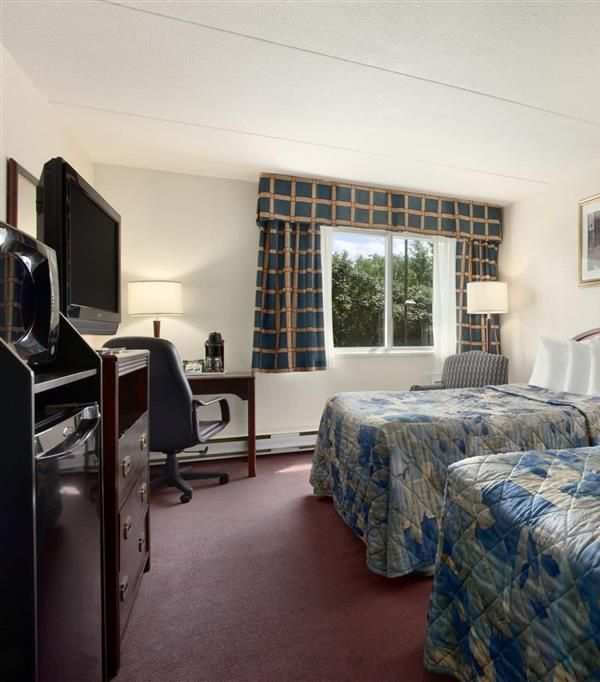 Travelodge By Wyndham Ottawa East - Ottawa