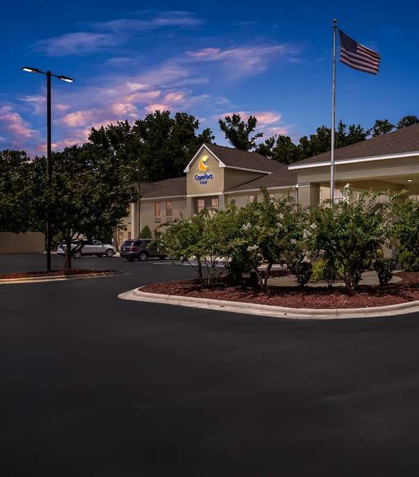 Comfort Inn Clinton - Clinton, NC