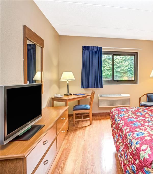 Super 8 By Wyndham Mahwah - Mahwah, NJ