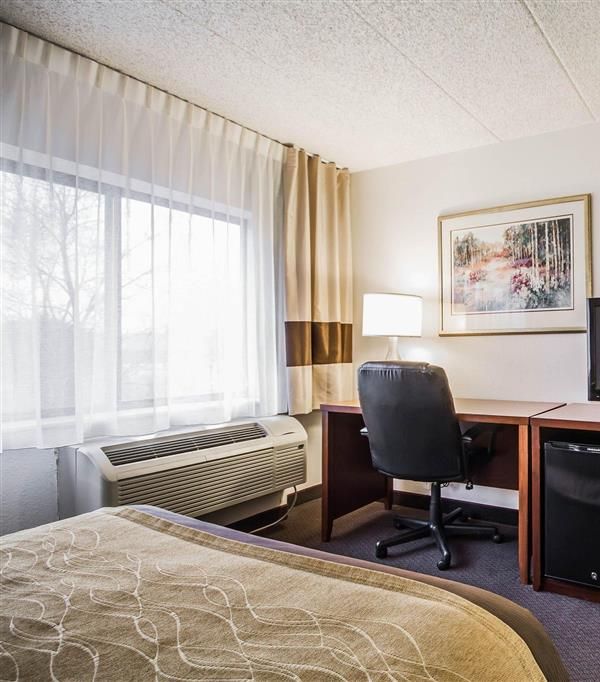 Comfort Inn & Suites Madison - Airport - Madison, WI