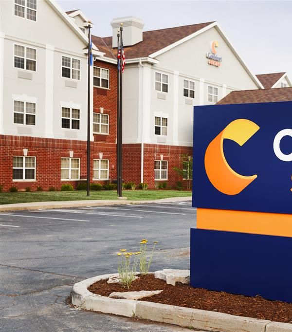 Comfort Suites Milwaukee Airport - Milwaukee, WI