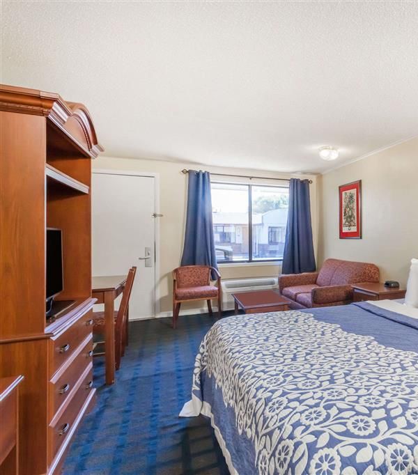 Days Inn By Wyndham Dover Downtown - Dover, DE