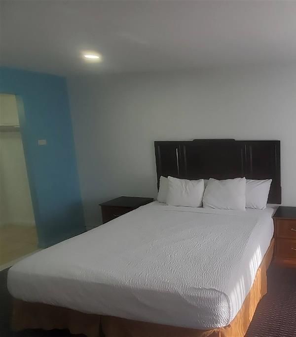 Travelodge By Wyndham Livonia/canton/novi Detroit Area - Westland, MI
