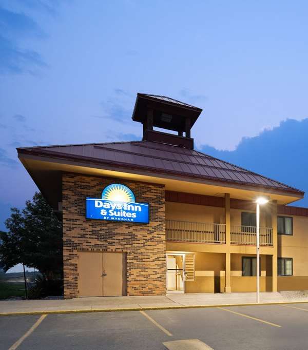 Days Inn & Suites By Wyndham Bozeman - Bozeman, MT