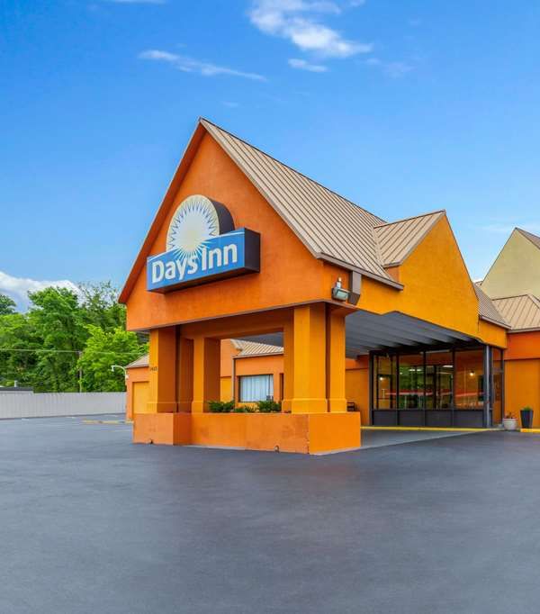 Days Inn By Wyndham Knoxville East - Knoxville