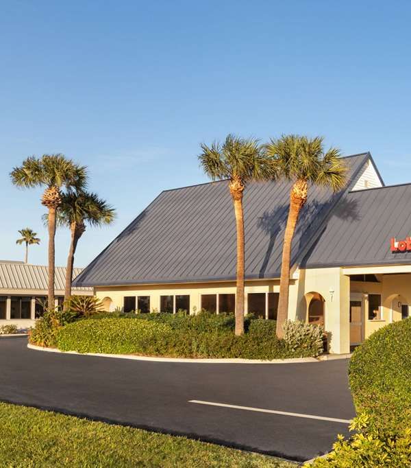 Days Inn By Wyndham Cocoa Beach Port Canaveral - Cocoa Beach, FL