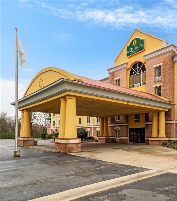 La Quinta Inn & Suites By Wyndham Hot Springs - 溫泉城