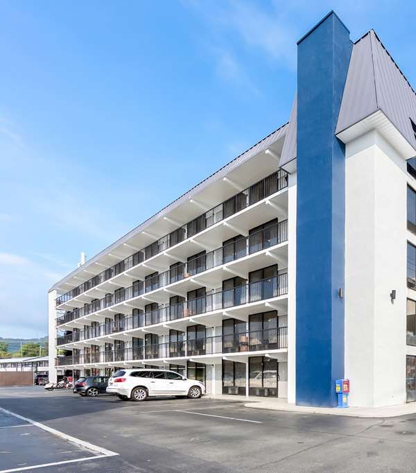 Clarion Inn & Suites Near The Leconte Center Pigeon Forge - Pigeon Forge, TN