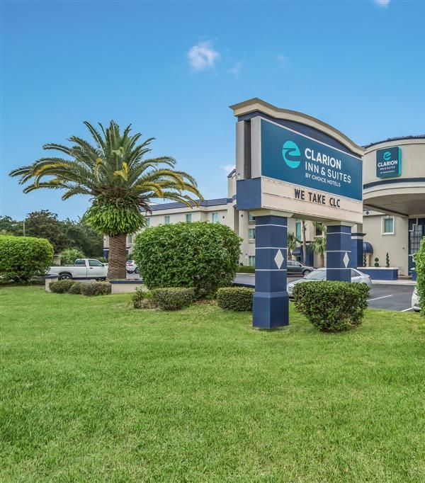Clarion Inn & Suites Central Clearwater Beach - Dunedin, FL