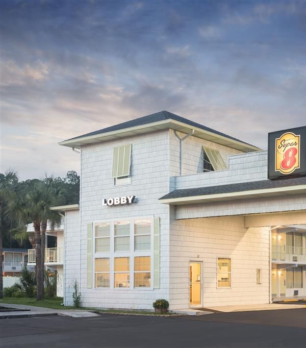 Super 8 By Wyndham Kingsland I-95/naval Base Area - Kingsland, GA