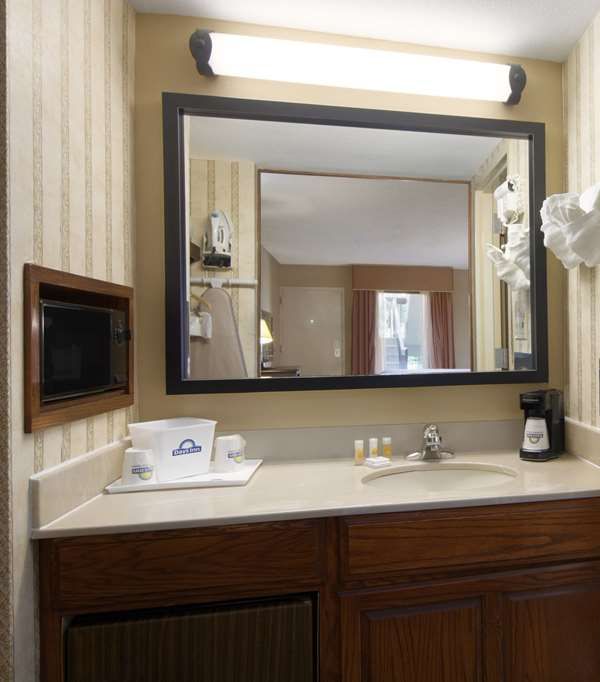 Days Inn By Wyndham Longview South - Longview, TX