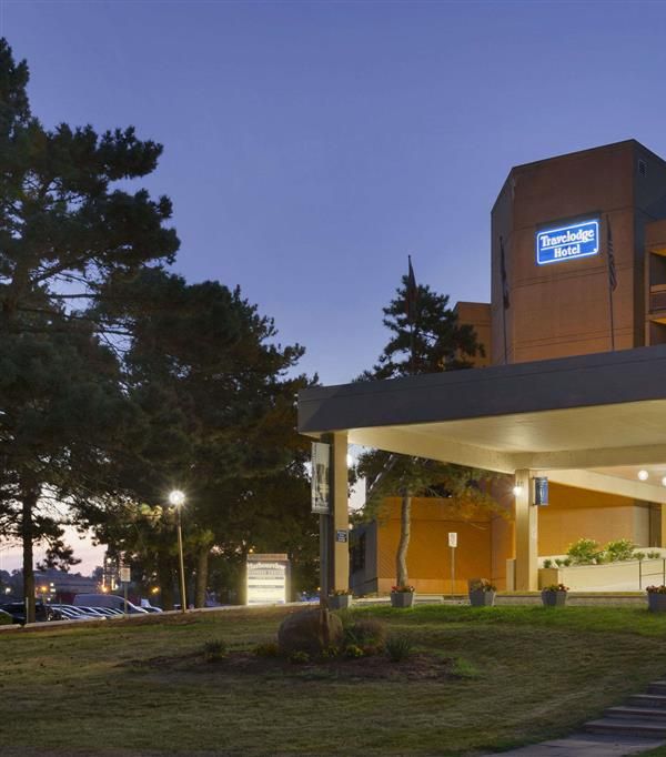 Ramada By Wyndham Belleville Harbourview Conference Centre - Belleville