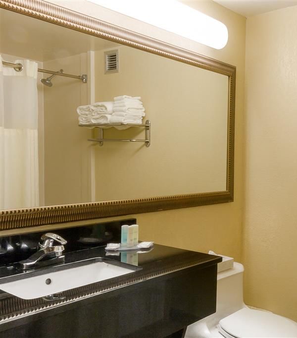 Clarion Inn & Suites Miami International Airport - Miami
