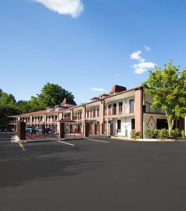 Days Inn By Wyndham Helen - Helen, GA