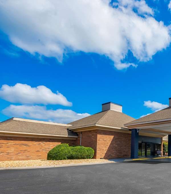 Quality Inn & Suites Fayetteville I-95 - Fayetteville, NC