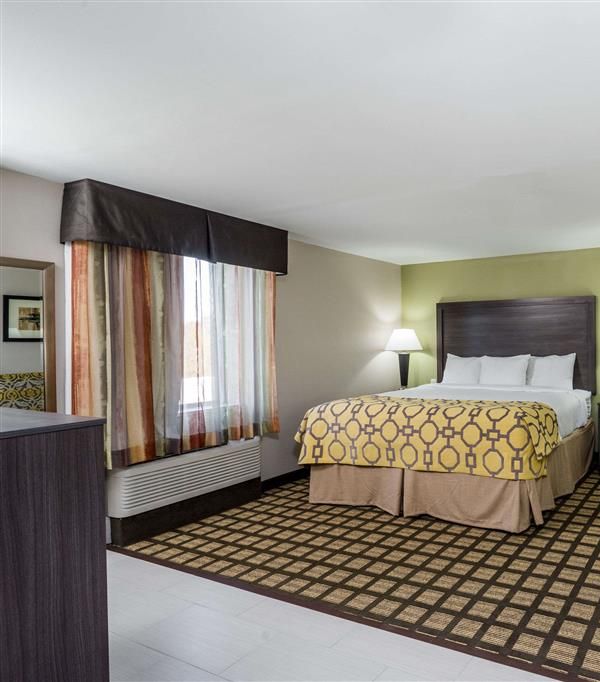 Baymont By Wyndham Clarksville - Clarksville, TN