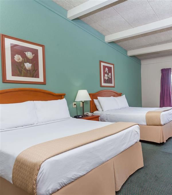 Days Inn & Suites By Wyndham Lexington - Lexington, KY