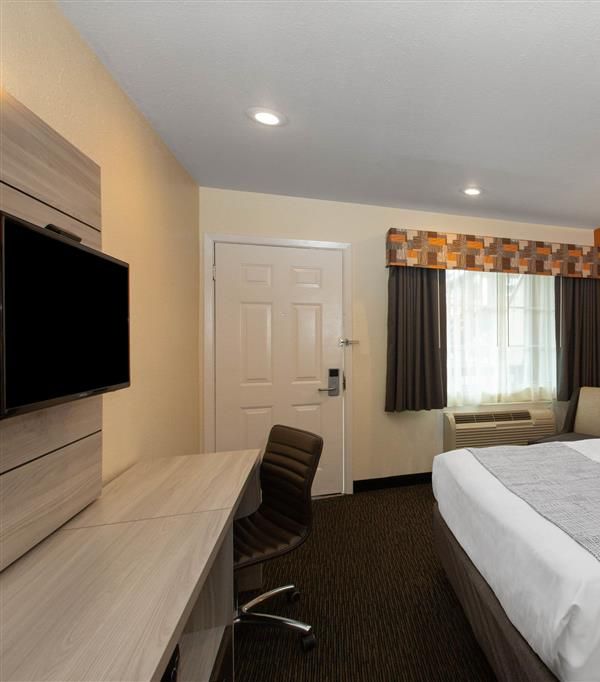 Days Inn By Wyndham Monterey-fisherman's Wharf Aquarium - Monterey, CA