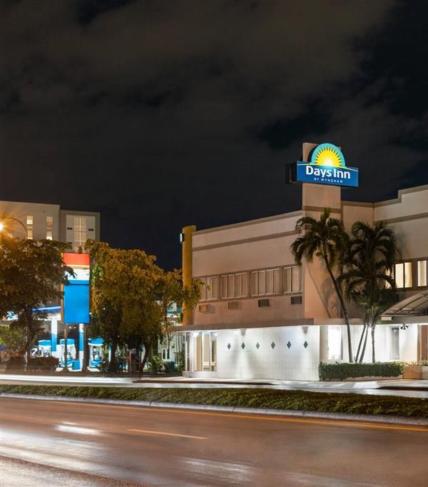 Days Inn By Wyndham Miami Airport North - Miami