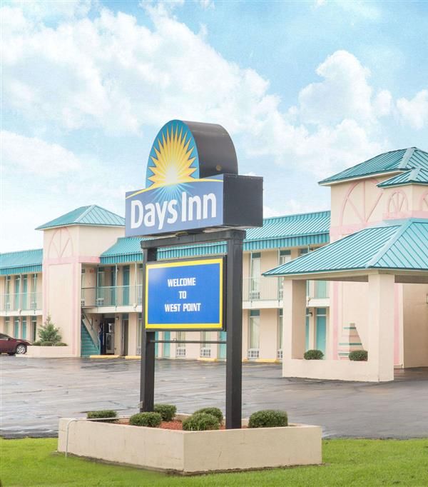 Days Inn By Wyndham West Point - Starkville, MS