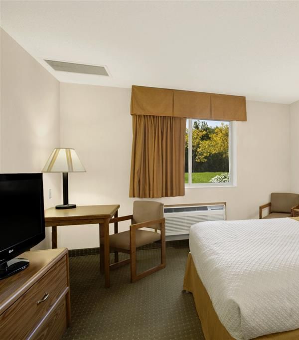 Days Inn By Wyndham Rapid City - Rapid City, SD