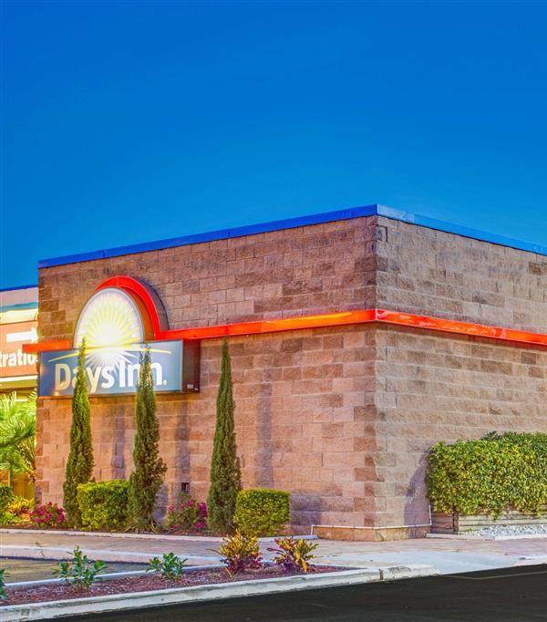 Days Inn By Wyndham Bradenton - Near The Gulf - Bradenton