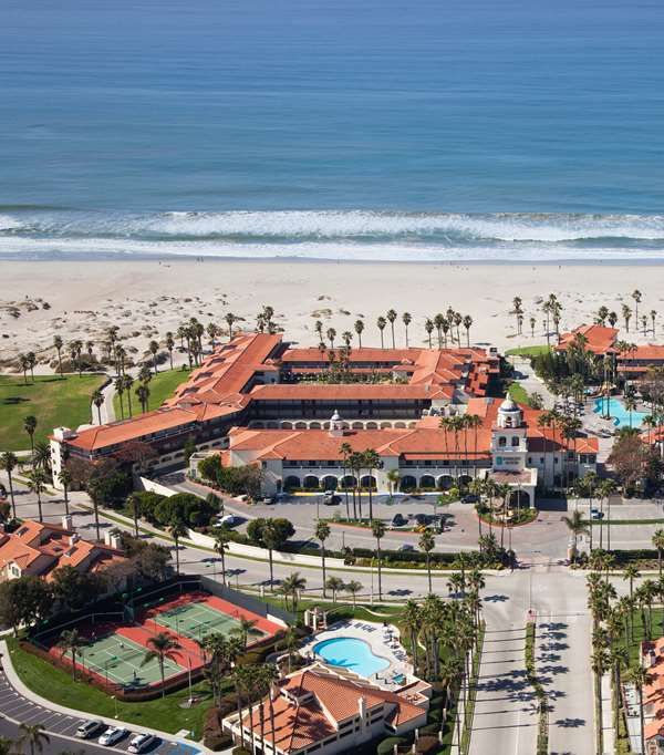 Zachari Dunes On Mandalay Beach Curio Collection By Hilton - Oxnard, CA