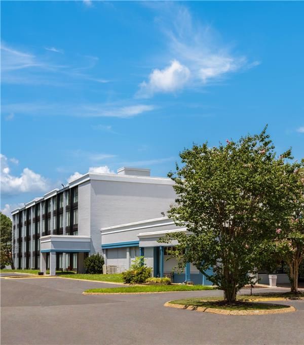 Days Hotel By Wyndham Williamsburg I-64 - Williamsburg, VA