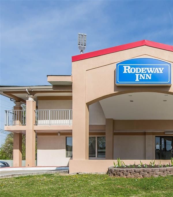 Rodeway Inn Marietta Near Dobbins Arb - Marietta, GA