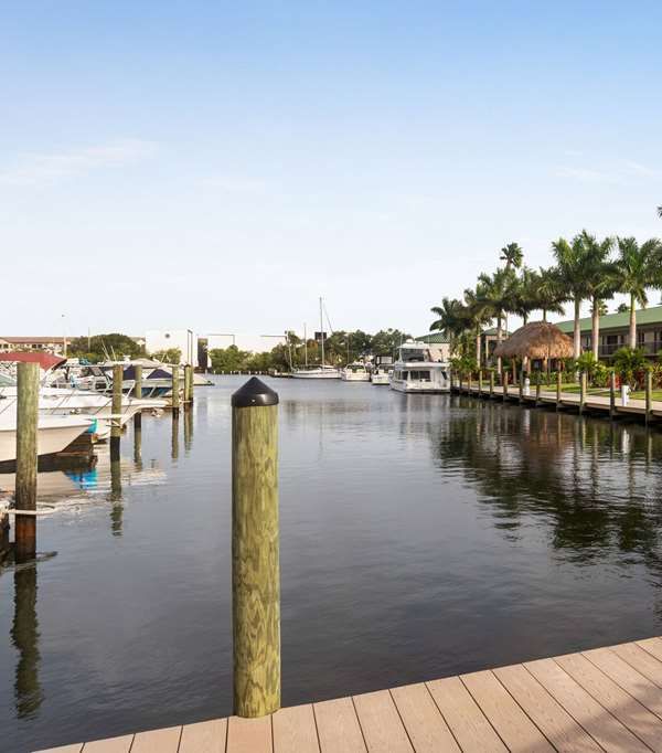 Ramada By Wyndham Sarasota Waterfront - Bradenton