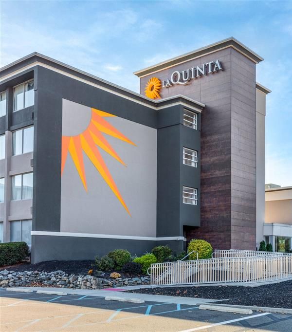 La Quinta Inn & Suites By Wyndham Clifton/rutherford - New York