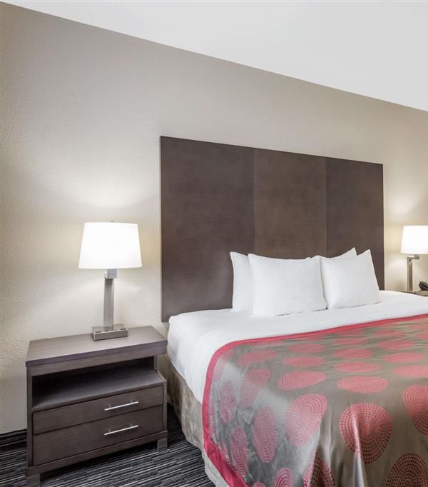 Ramada By Wyndham Monterey - Monterrey, CA