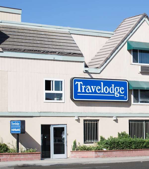 Travelodge By Wyndham Sunset-huntington Beach Ocean Front - Huntington Beach, CA