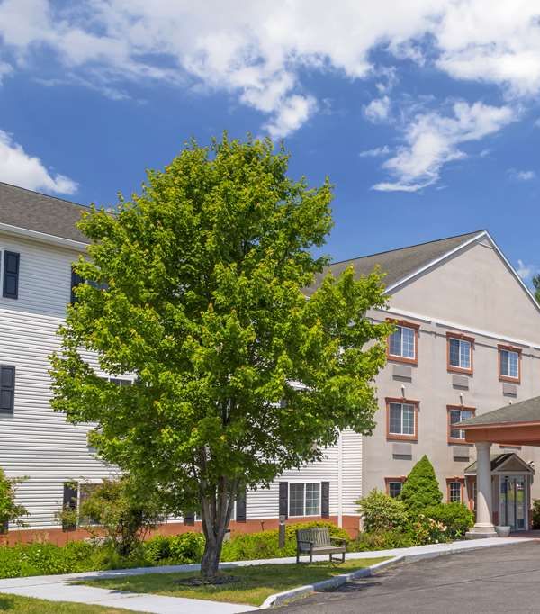 Best Western Plus Berkshire Hills Inn & Suites - Lenox, MA