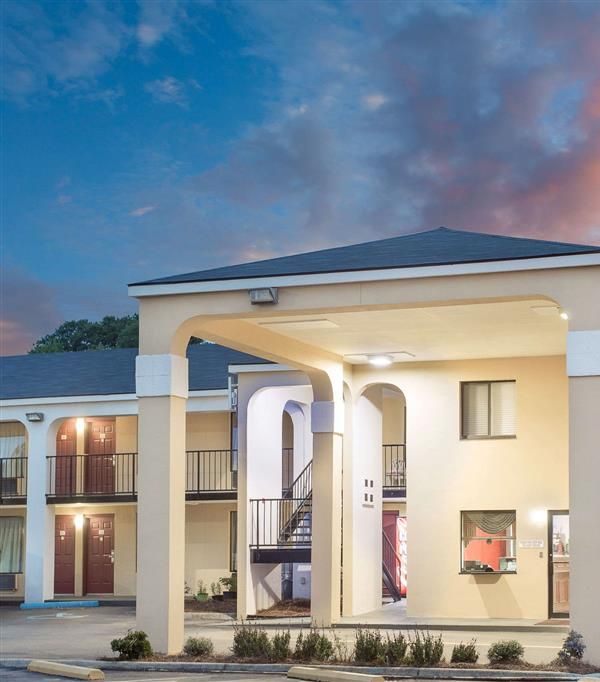 Super 8 By Wyndham Eufaula - Eufaula, AL