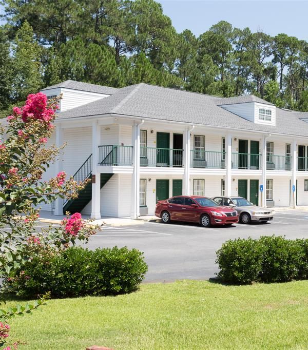 Super 8 By Wyndham Statesboro - Statesboro, GA