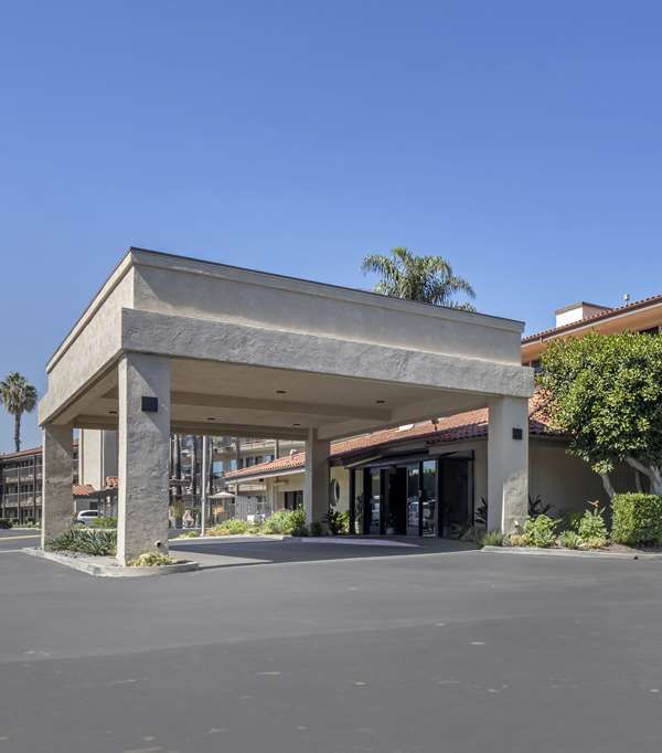 Best Western Plus Executive Inn - West Covina, CA