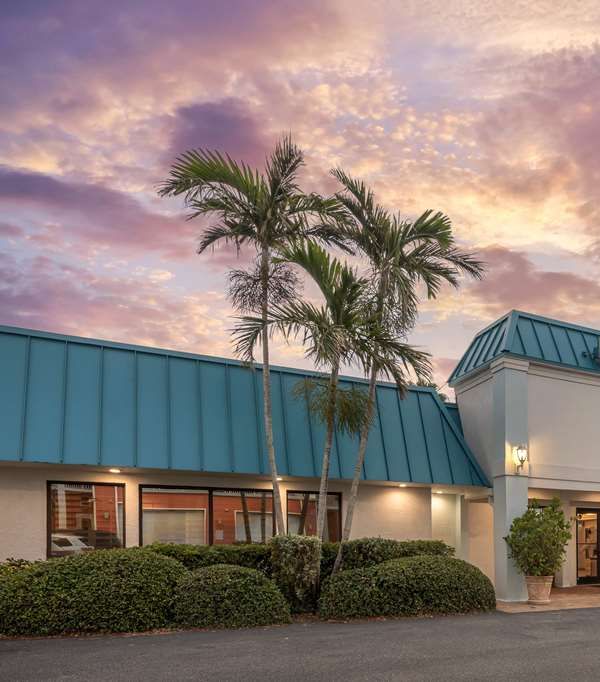 Best Western Cocoa Beach - Port Canaveral - Cocoa Beach, FL
