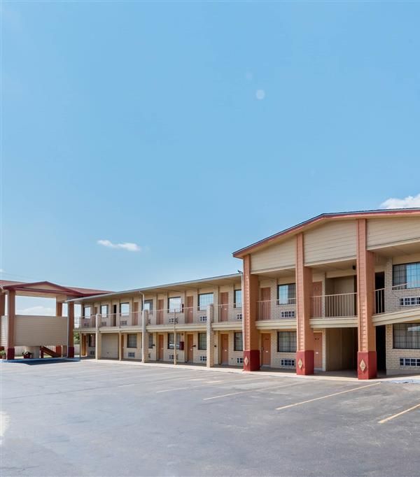 Super 8 By Wyndham Waco/mall Area Tx - Waco, TX