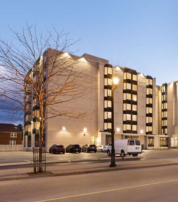 Ramada By Wyndham Niagara Falls Near The Falls - 尼亞加拉瀑布城
