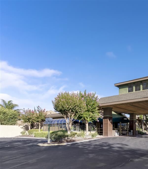 Best Western Plus Forest Park Inn - Gilroy, CA