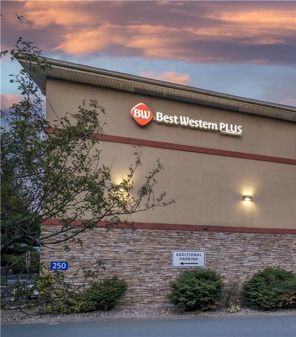 Best Western Plus Chocolate Lake Hotel - Halifax, NS, Canada