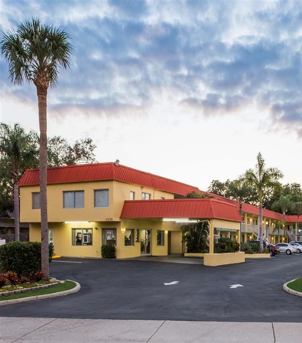 Super 8 By Wyndham Sarasota Near Siesta Key - Sarasota