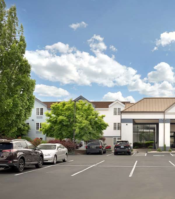 Best Western Hartford Hotel & Suites - Hartford, CT