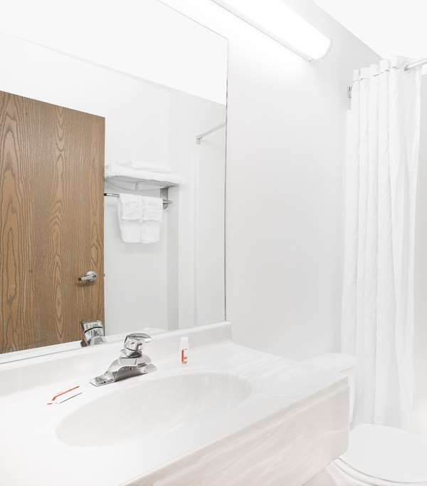 Sleep Inn & Suites Fond Du Lac - Fond du Lac, WI